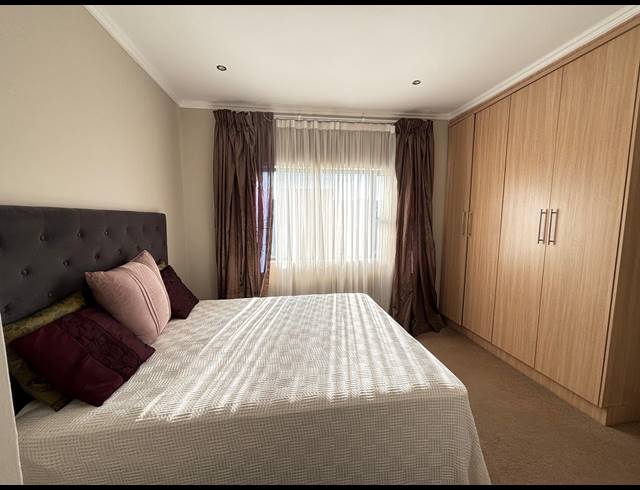 2 BEDROOM APARTMENT FOR SALE IN UMHLANGA RIDGE